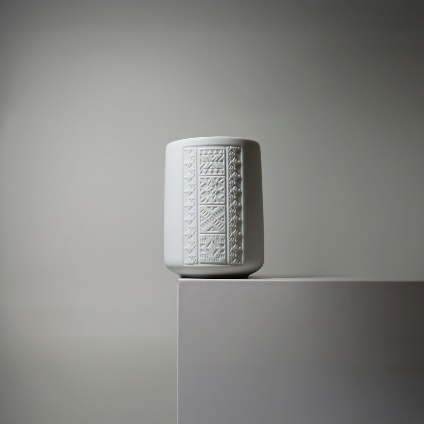 HERFAH - Maro Handcrafted Porcelain Art Piece